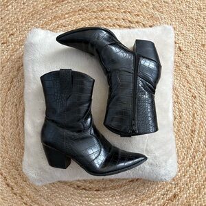 Coconuts by Matisse Black Croc-Patterned Heeled Western Boots